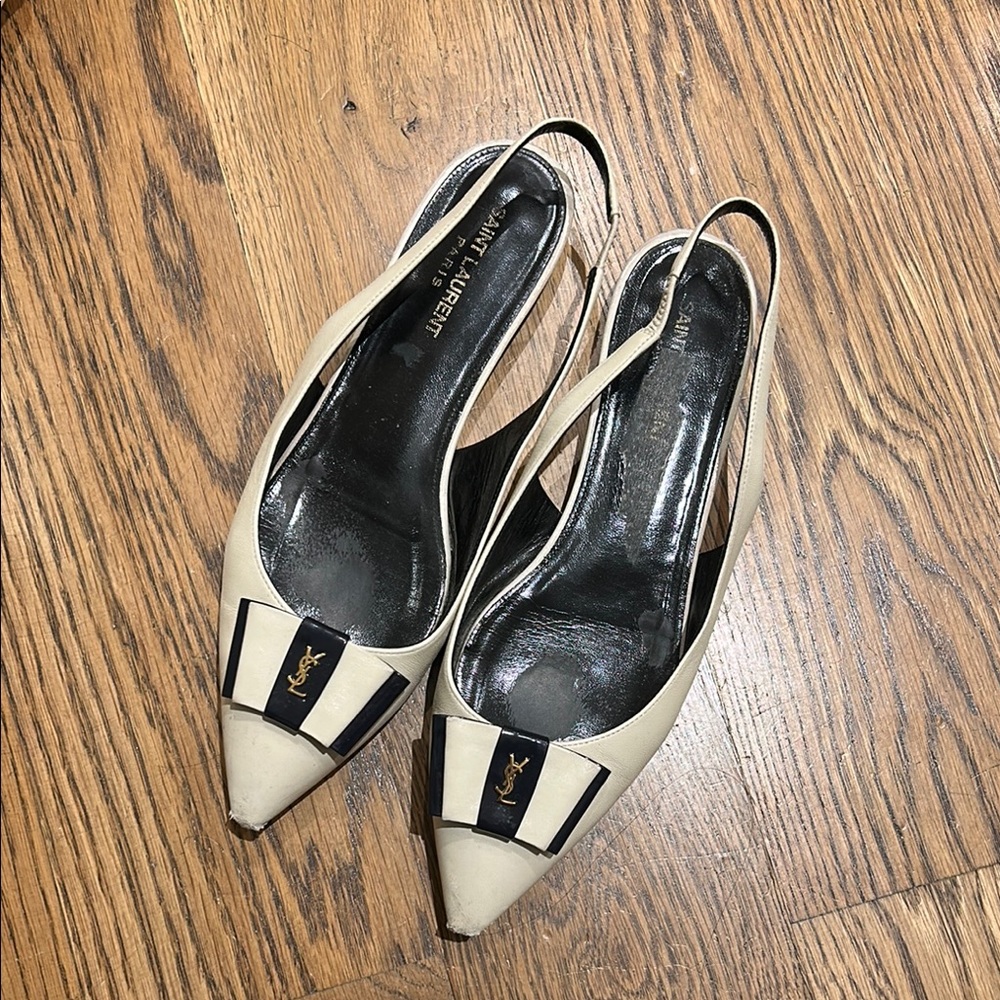 Yves Saint Laurent Cream and Black Flats Elegant Two-Tone Design